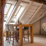 Come creare nuove stanze o un angolo bar nella tua soffitta